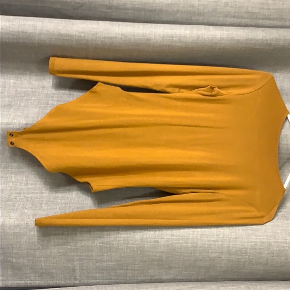 Blouse - Picture 2 of 3